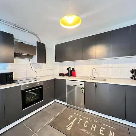 Stunning Sea View Amazing Flat 4br,2ba,ac דירה