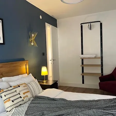 Stunning Sea View Amazing Flat 4br,2ba,ac דירה *